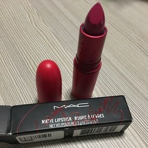 Mac lipstick by Taraji P. Jensen in Viva Glam